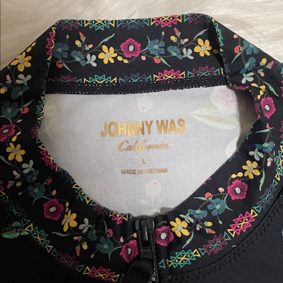 Johnny Was Ardy Floral Long Sleeve Surf Top - Picture 10 of 13